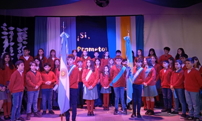 Celebramos el Mes de la Bandera